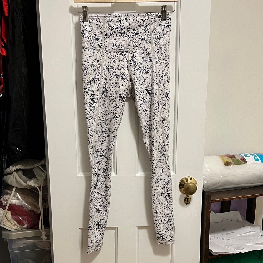 Athleta Navy and White Patterned Leggings